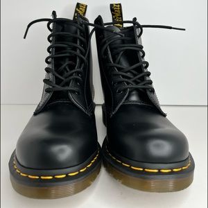 1460 Women’s smooth leather lace up boots